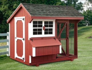 COMBINATION 6’ x 8’ QUAKER COOP The Combination series boasts a hen house with an attached chicken run to allow the chickens a safe place to scratch.