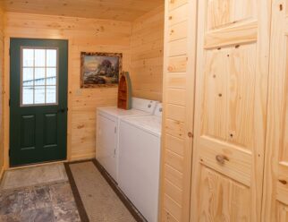 Mountaineer Deluxe Mud Room