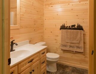 Mountaineer Deluxe Bathroom