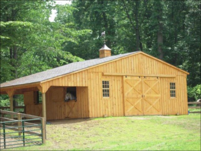 Modular – Trailside 24 x 32 Trailside Center Aisle Horse Barn