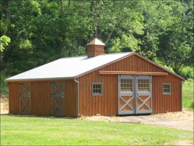 Modular – Trailside 30 x 24 Trailside Center Aisle Horse Barn w/ Cupola