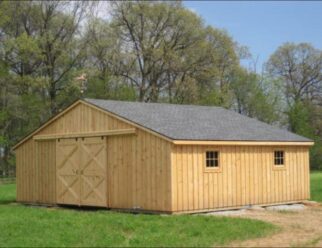 Modular – Trailside 30 x 24 Trailside Center Aisle Horse Barn w/ Oak Kickboards