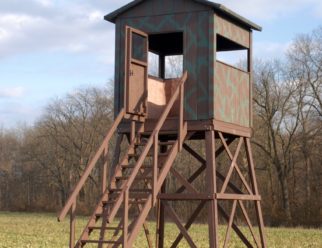 Square Elevated Amish Hunting Blind With Railing