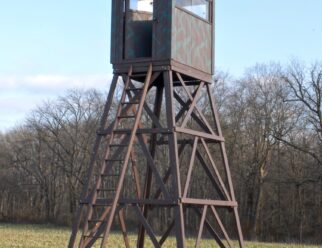 Rectangular Elevated Amish Built Deer Blind