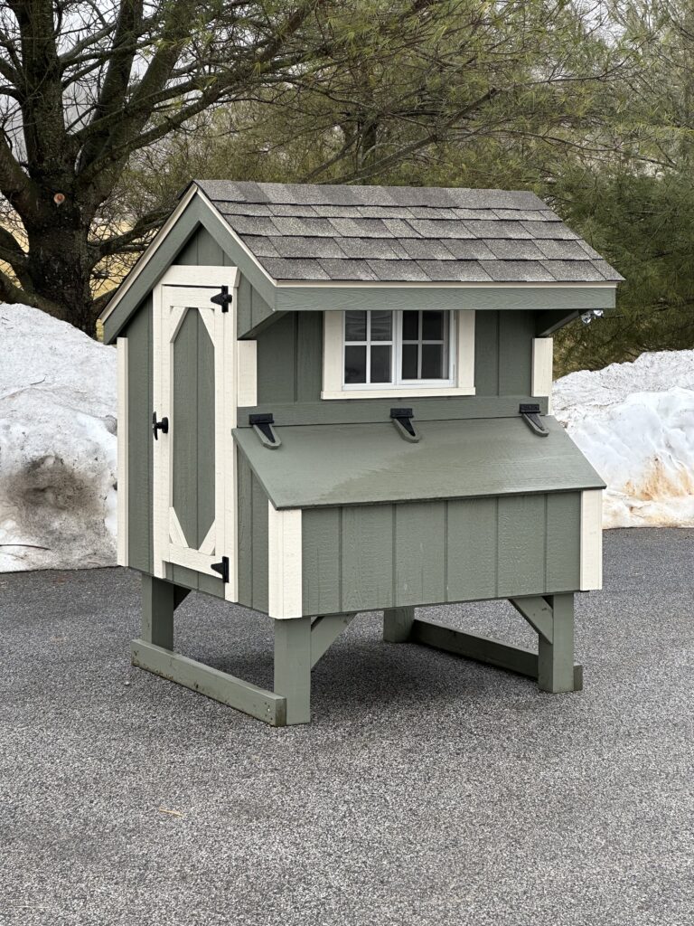 In-stock 3x4 quaker chicken coop